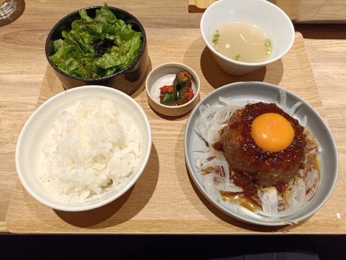 ハンバーグ定食